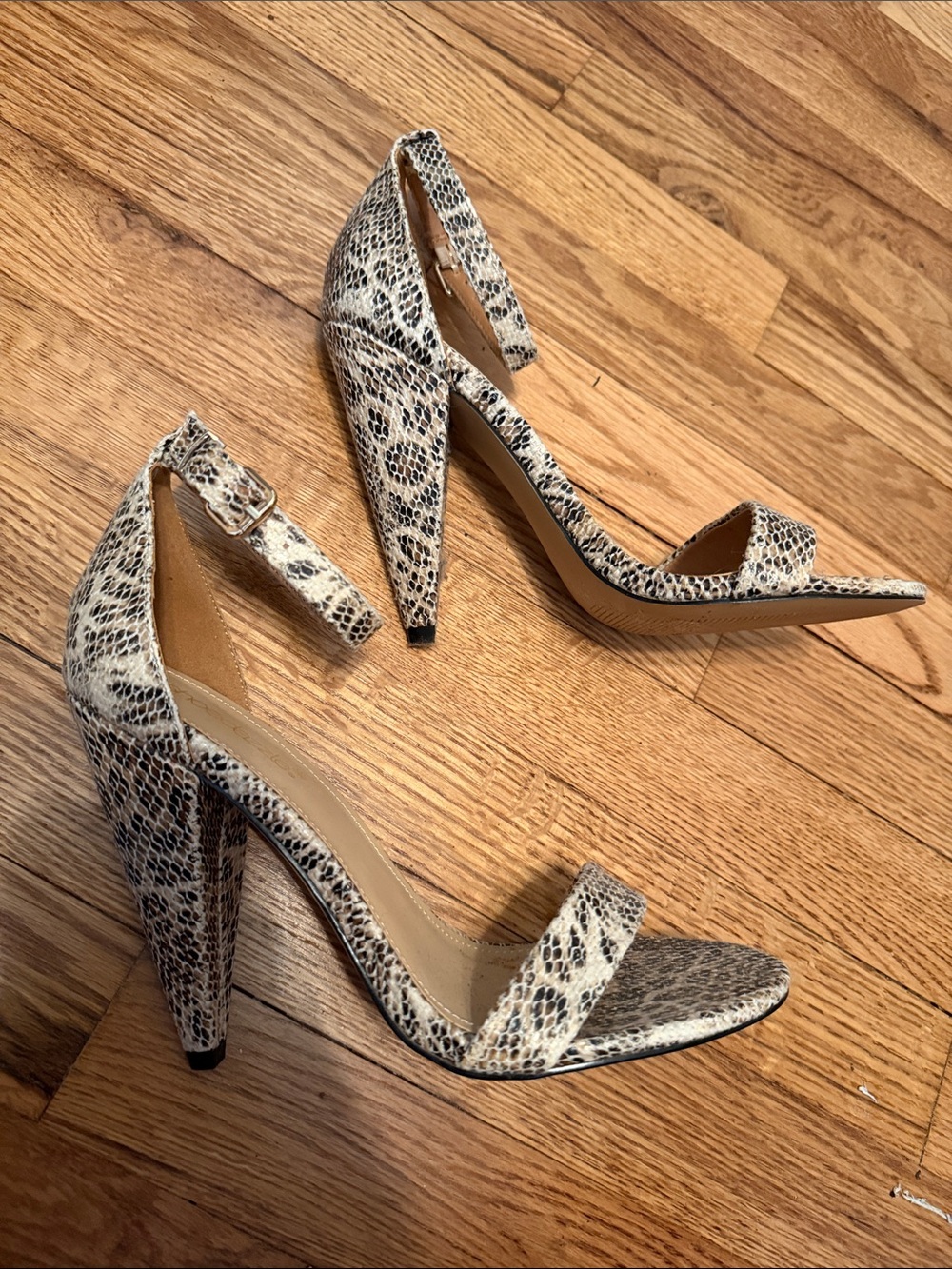Shoe Dazzle Snake-Print Ankle Strap Heels in Beige and Black
